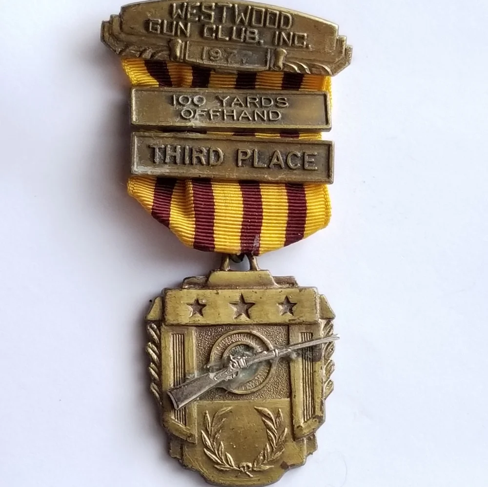 Vintage award medal pin Westwood Gun Club 1977 brooch